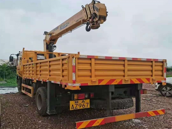 福田國(guó)六單橋隨車吊廠家