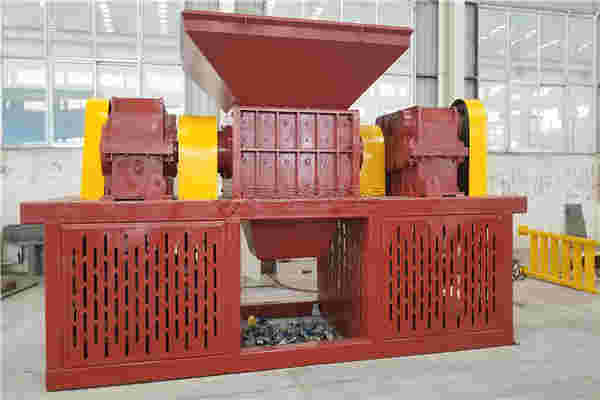 雙軸撕碎機處理電纜，節(jié)約資源，提高效益