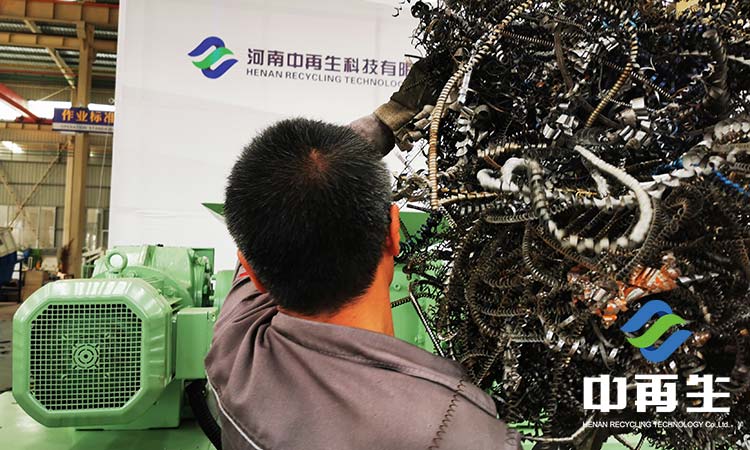 雙軸撕碎機，推動廢舊金屬粉碎發展